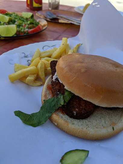 مقهى جولدن سافرون - Oman|Bahla|X77X+HJP