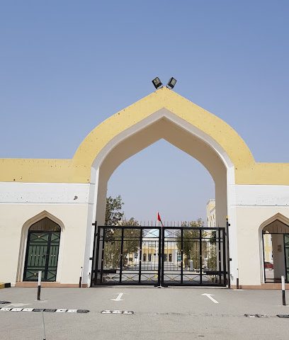 كلية سور الجامعية - صور - +968 25 565555