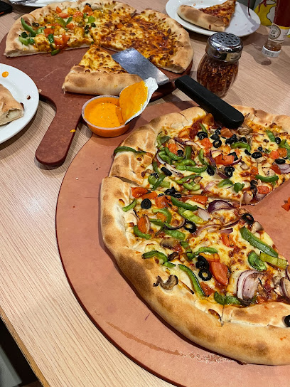 بيتزا هت - Oman|Salalah 211|As Sultan Qaboos Street Salalah Plaza