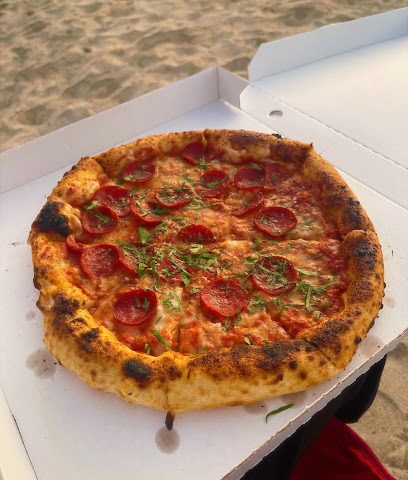 Neapolitan Authentic Pizza مقهى ناب بيتزا - مسقط -