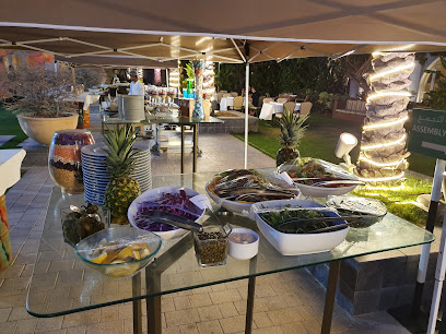 مسبح كراون بلازا - الدقم -