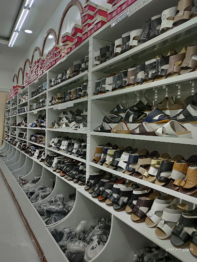 المندوس الذهبي للاحذية والعطور - Oman|Ibri|6F8R+FQ9