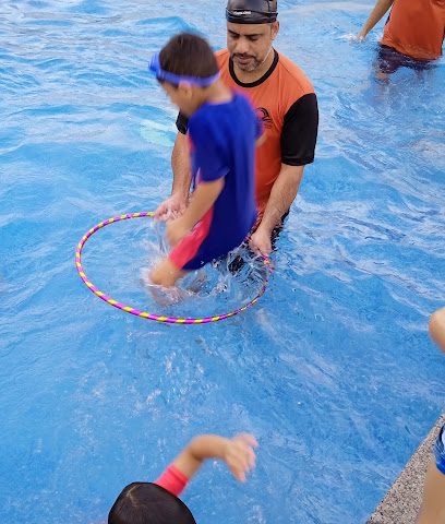 مدرسة الموج للسباحة / فروعنا: الخوض- بركاء- المصنعة- وادي المعاول - بركاء - +968 7935 0022