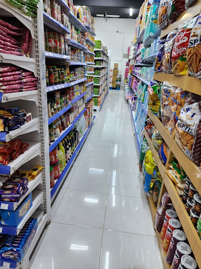 مركز شموخ الرواسي للتسوق - Oman|Al Kadhara