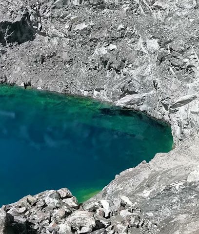 البحيرة الزرقاء - مكيسا -