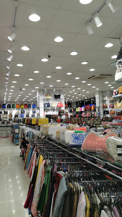 بيع الأحذية والحقائب النسائية - Oman|Seeb|Unnamed Road