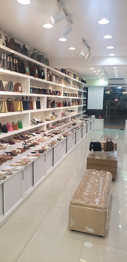 بنت الموضة للأحذية والحقائب النسائية (الشنط)-القسم السلام - Oman|Salalah|As Salam St