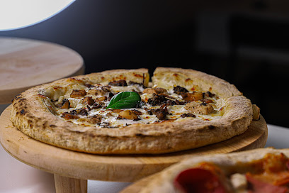 بيتزا لا تورو لا تورو بيتزا - صحار - +968 9011 4301