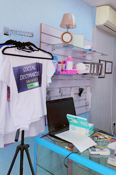 SAWARI PHOTO STUDIO / محل استوديو تصوير - Oman|Seeb|H4QV+RGW