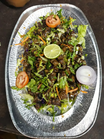 مطعم سناء المعالم - Oman|Izki|سدي،|XQ29+564