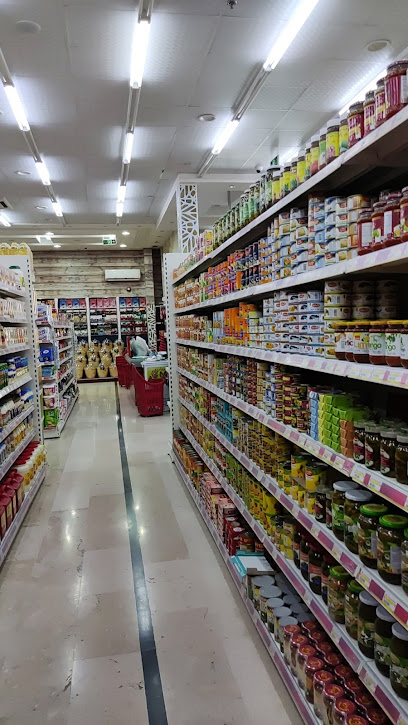 الكرامة هايبر ماركت الكرامة هايبر ماركت - Oman|Nizwa|XG9V+M3F