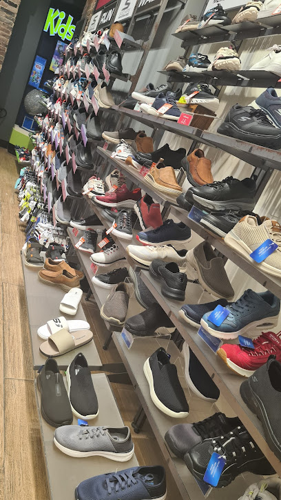 سكيتشرز - Oman|Muscat|Muscat City Center Parking