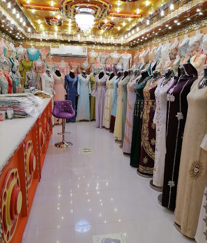 آل تا. الراقى. ليتجار. متجر رقم C4 - بركاء - +968 9583 4484