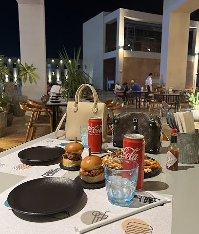 اوربانو بيسترو العريمي بوليفارد - السيب - +968 24 272778