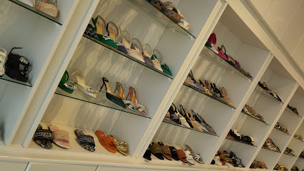 دام مارت للأحذية و الحقائب ، عبري - عبري -