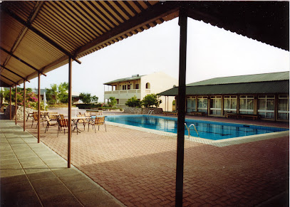 شركة تنمية نفط عمان مسبح قرن علم - قرن العالم -