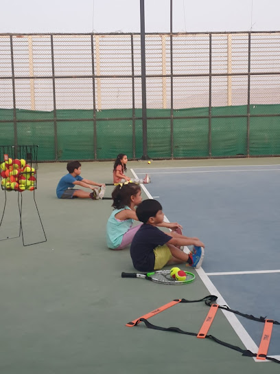 أكاديمية الطيف التنس مسقط -