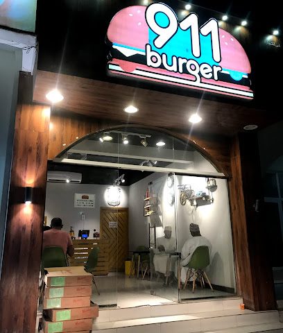 911 برجر - الدقم - +968 9626 2911