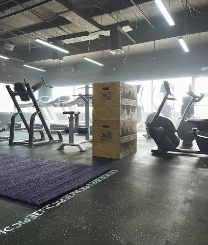 نادي رويال الرياضي الكبير - مسقط - +968 7841 3001