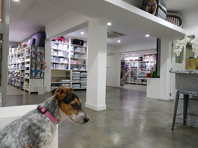 عيادة القرم البيطرية عيادة القرم البيطرية - مسقط - +968 24 607735