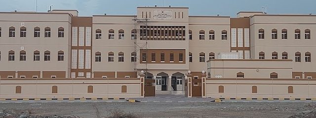 مدرسة أمامة بنت حمزة بن عبدالمطلب للتعليم الأساسي من ٩-١٢ - ولاية الخابورة ، -