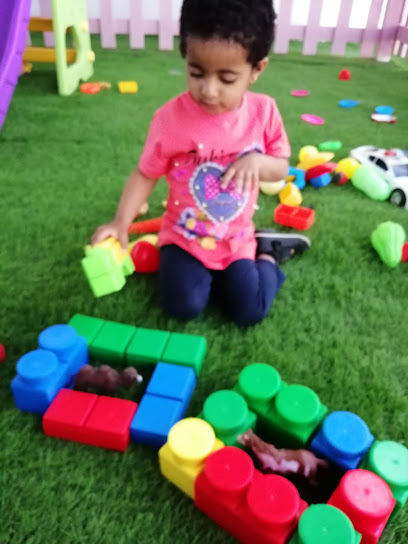 حضا نة جوهرة البنفسج - Oman|Saham|5RH9+MC