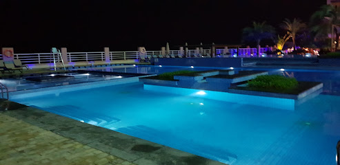 مسبح راديسون بلو - صحار -