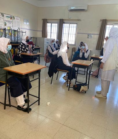 مدرسة نزوى (Esntl. Edu.) - ردة البوسعيد - +968 25 449172