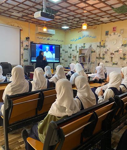 خديجة تعليم أساسي رئيسي للبنات للصفوف (5-10) - صحم - +968 26 854127