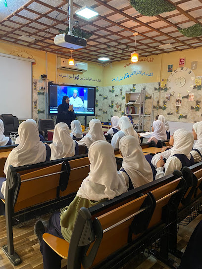 خديجة تعليم أساسي رئيسي للبنات للصفوف (5-10) - Oman|Saham|4VXC+MFQ