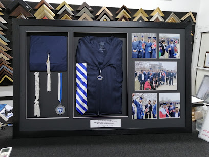 معرض المدينة للفنون - السيب - +968 9976 7052