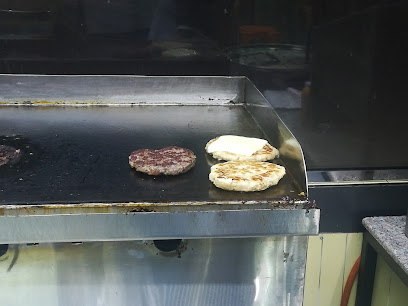 عالم البرجر - صلالة - +968 9433 0050