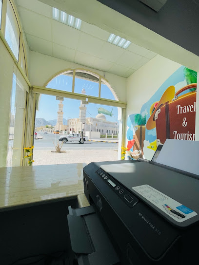 البيرق الذهبي للسياحة العلم الذهبي للسفر والسياحة - Oman|Khasab|56MX+J4