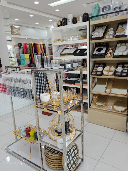 مكه للعطور مكه [صور] - Oman|Muscat|sur naadi sur