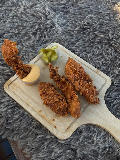 شواء غورو - Oman|Qasabiyat az Za'ab|بالقرب من محطة شل السويق|W5CC+4WG