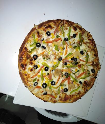 بيتزا ميكس مقهي الباکستانی - إزكي - +968 9400 7716