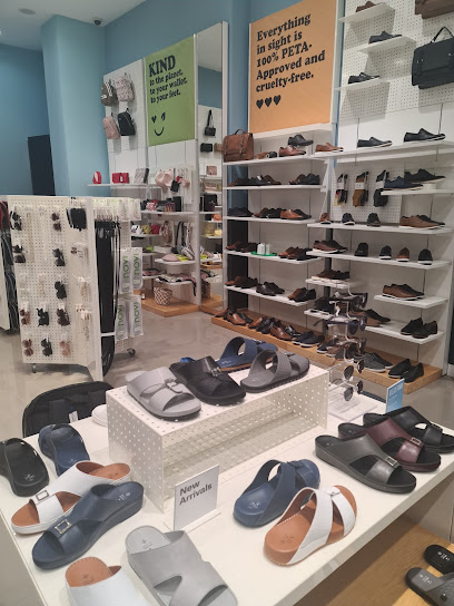 كول ات سبرينج ، CALL IT SPRING ، جراند مول مسقط - Oman|Muscat|Grand Mall Muscat