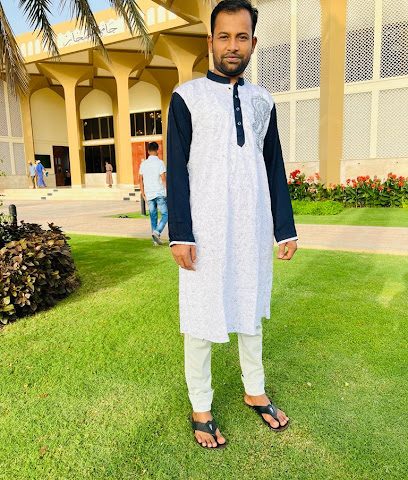 ملعب الملكي (بادل و ترتان) - صحار - +968 9201 4593