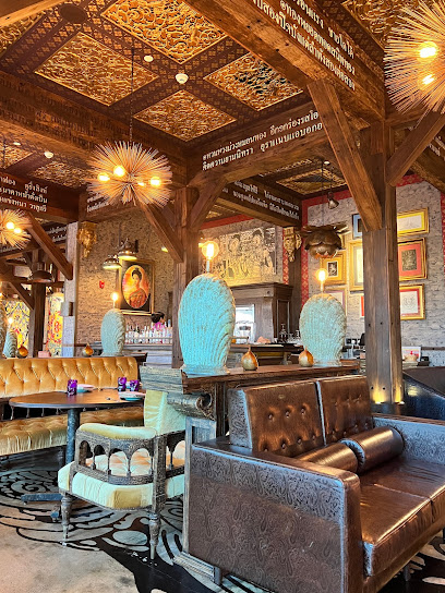 مطعم ومطعم تشارم تاي - Oman|Muscat|Crowne Plaza Muscat|Oman Convention & Exhibition Centre