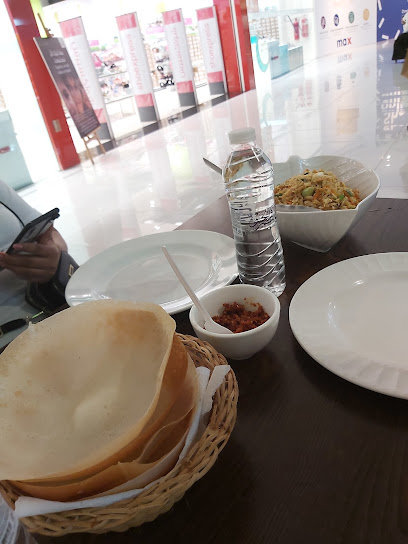 مطعم اوجايي - Oman|Muscat|Sultan Qaboos St|H9RG+CPG