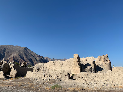 قلعة سور اليمن - ازكي ، -