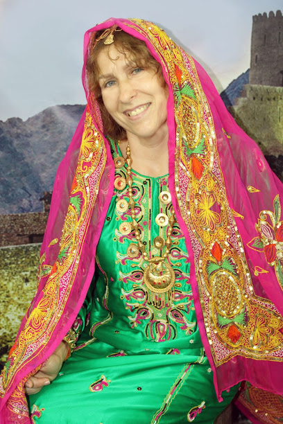 تصوير اللباس العماني - Oman|Muscat|Al Bahri Rd|JHF5+FW2