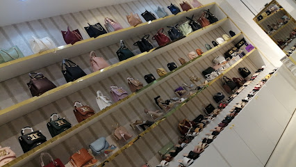 أوف وايت - صلالة - +968 9556 6415