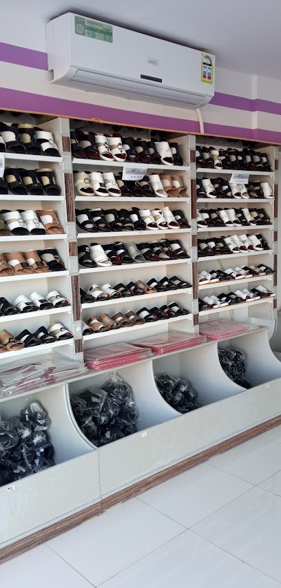 قصر المندوس الحديث للأحذية - Oman|Link - Umm al Innah