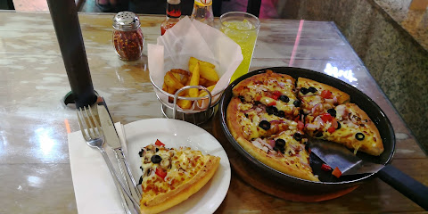 بيتزا هت - مسقط - +968 24 822500