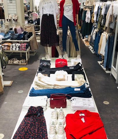 ستراديفاريوس - مسقط - +968 24 558623