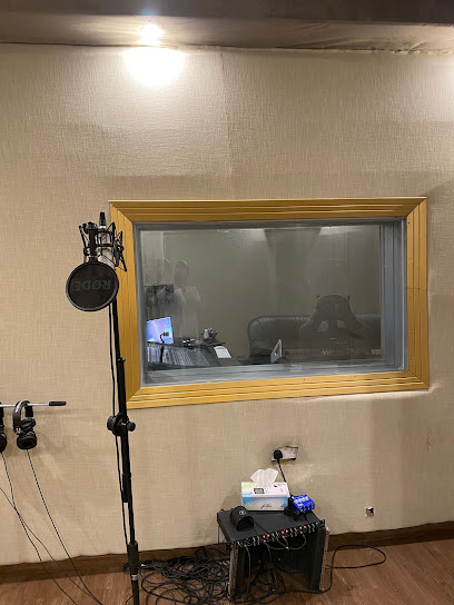 استديو لايف ميوزك للانتاج الفني - Oman|Al Buraimi|صعراء