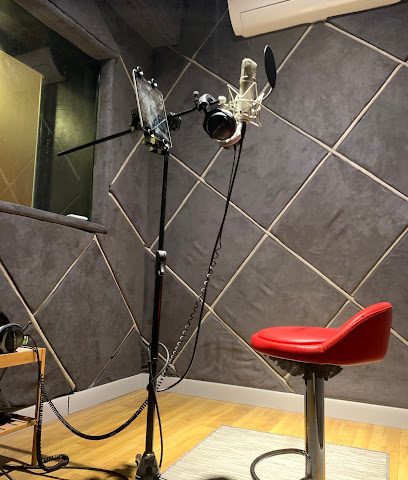 منصة صوتي حياة - مسقط - +968 7996 6197